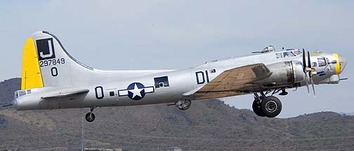 Boeing B-17G Flying Fortress N817BR Liberty Belle
